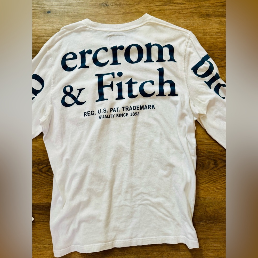 Abercrombie & Fitch Vintage White Long-Sleeve Logo Tee with Navy Print